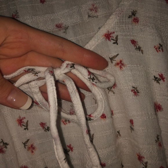 a cute crop top for american eagle - Picture 3 of 4